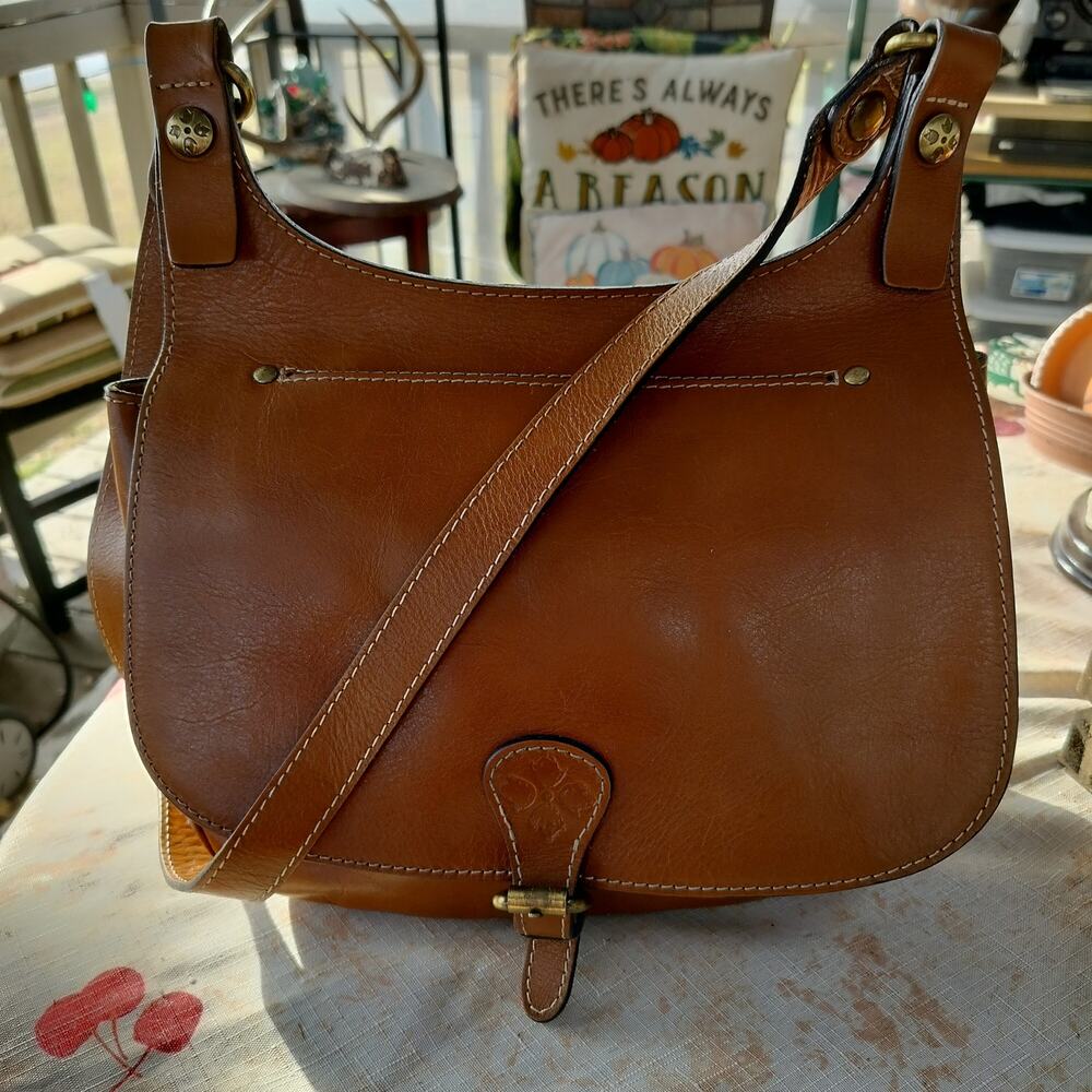 4710)Patricia Nash Brown London Saddle Crossbody Bag London Heritage Collection